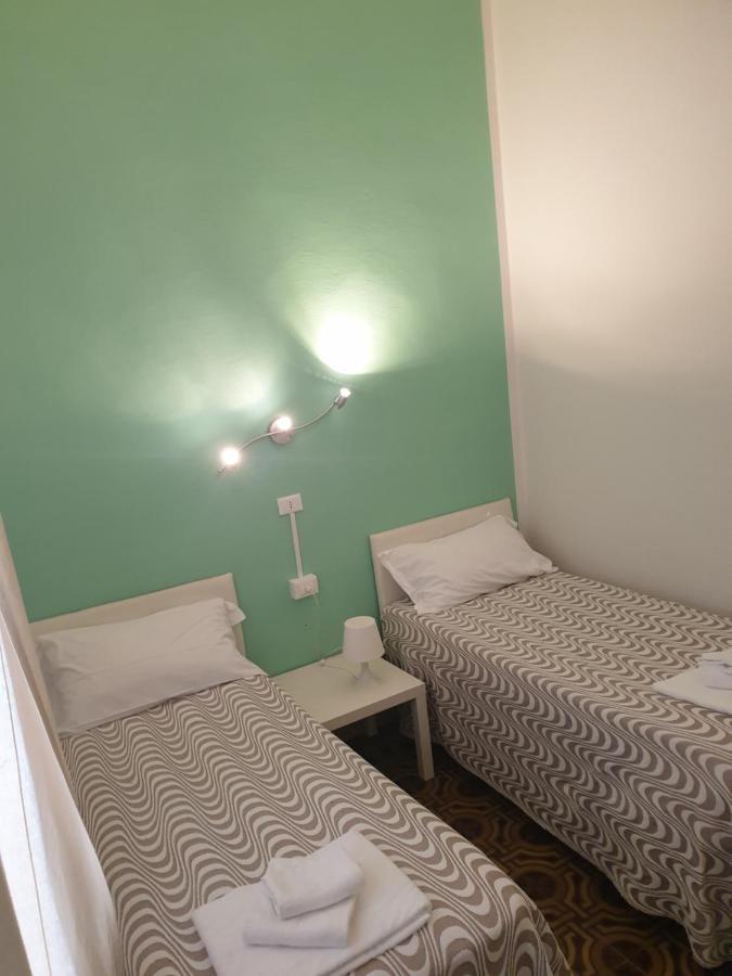 Hotel Mirafiori Лидо Ди Камайоре Екстериор снимка