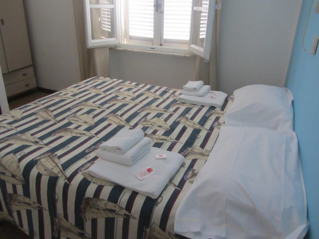 Hotel Mirafiori Лидо Ди Камайоре Стая снимка
